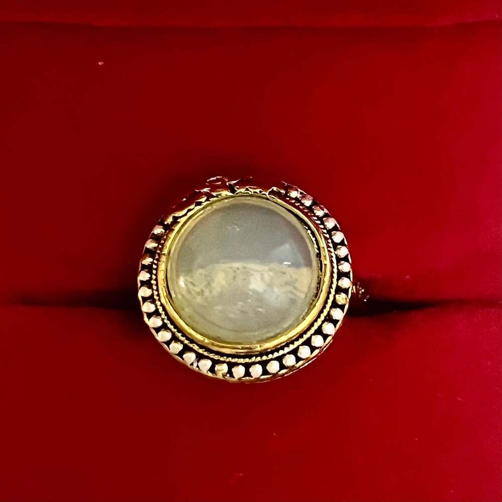 Vintage Pools of Light Ornate Faux Crystal Cocktail Ring Size 6